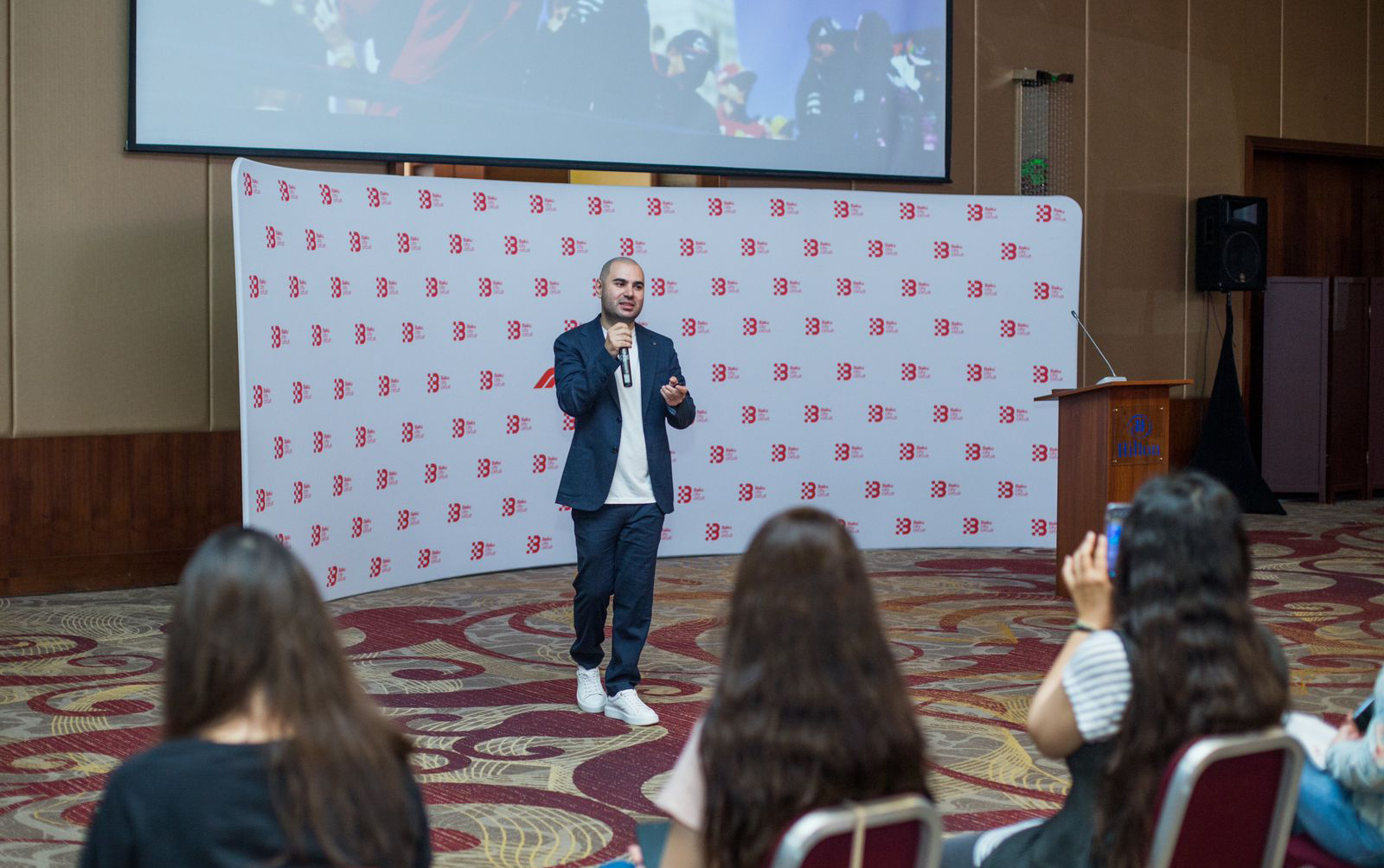 baki-seher-halqasi-yaris-oncesi-media-ucun-seminar-kecirib