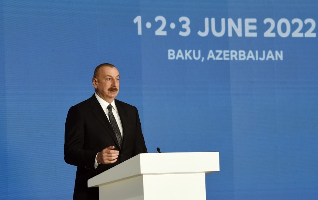 ilham-eliyev-baki-enerji-heftesinde-cixis-etdi