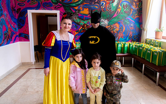 oba-sehid-ve-qazi-ovladlarini-bayram-munasibetile-tebrik-edib