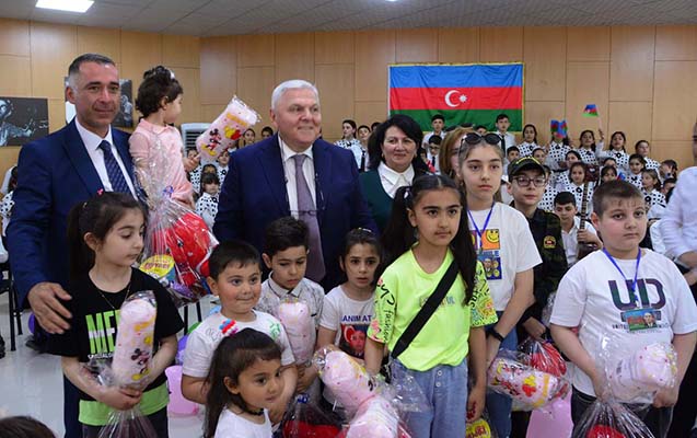 sekide-usaqlarin-bayrami-genis-sekilde-qeyd-olundu