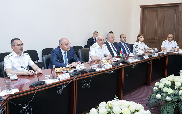 ozbekistan-numayende-heyeti-gomruk-orqanlarinin-fealiyyeti-ile-tanis-oldular
