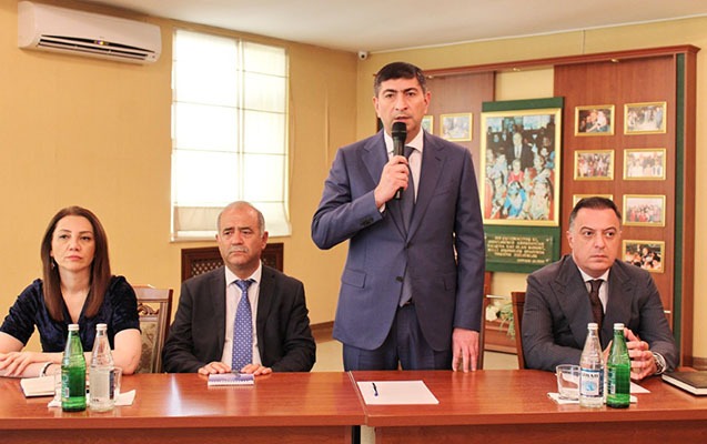 icra-bascisi-seyyar-qebul-kecirdi
