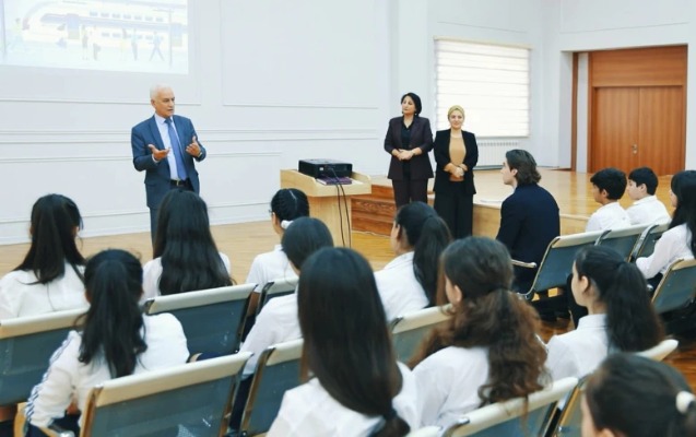 ady-mektebliler-ucun-maariflendirme-tedbiri-kecirdi