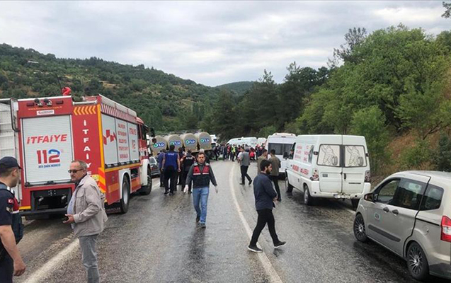 turkiyede-agir-avtobus-qezasi-azi-8-olu