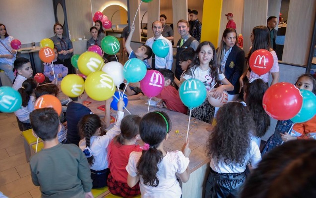 mcdonalds-azerbaycan-genc-yazarlar-ucun-master-klas-kecirib