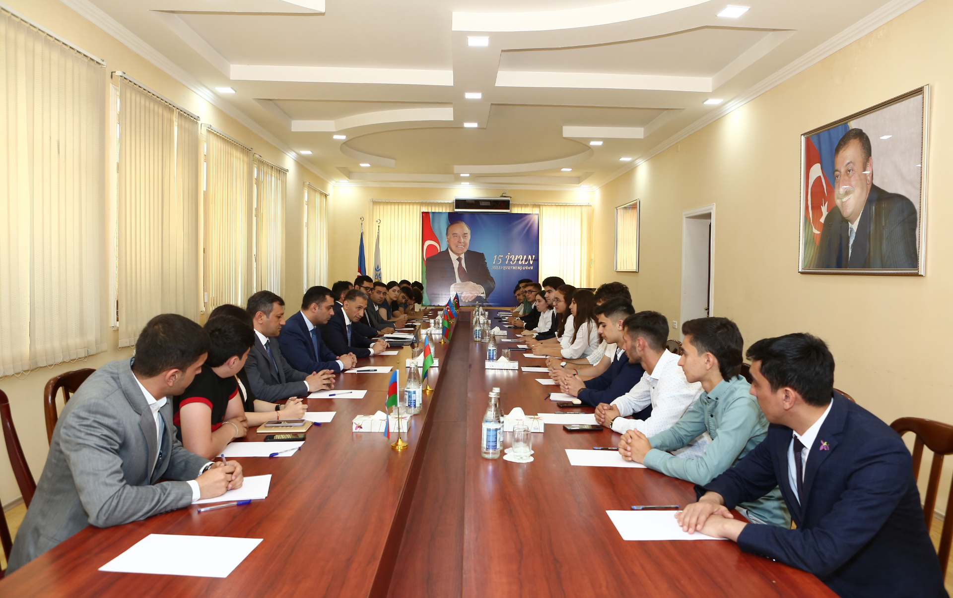 resad-nebiyev-yevlaxda-genclerle-gorusdu