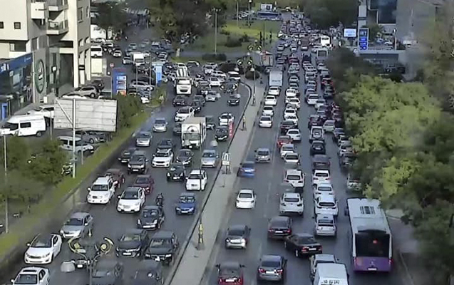 bakida-hazirda-sixliq-musahide-edilen-yollar