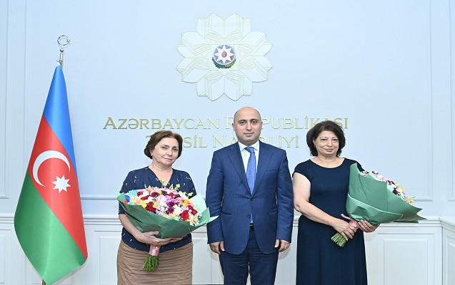 nazir-calismanin-yas-heddine-catmis-direktorlarla-gorusub