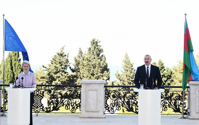 prezidentle-fon-der-lyayen-metbuata-beyanatlarla-cixis-etdiler
