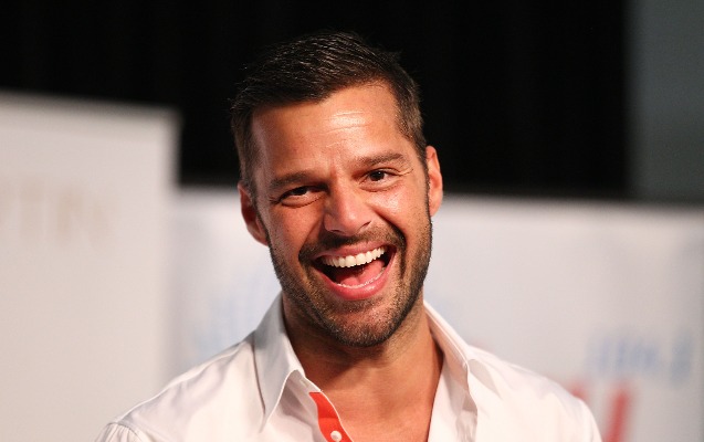 riki-martin-mehkemede-bacisi-ogluna-qalib-geldi