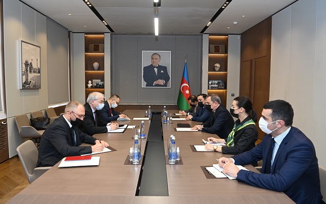 ceyhun-bayramov-rusiya-xin-in-xususi-numayendesile-gorusdu