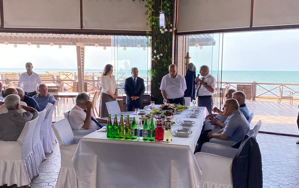 Nəsimi rayonunda şəhid ailələri və qazilərlə görüş keçirilib — Foto