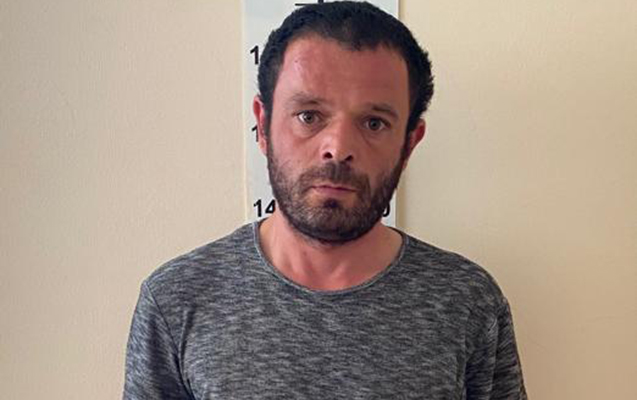 sehid-ailesinin-evinden-ogurluq-eden-hemkendlisi-tutuldu