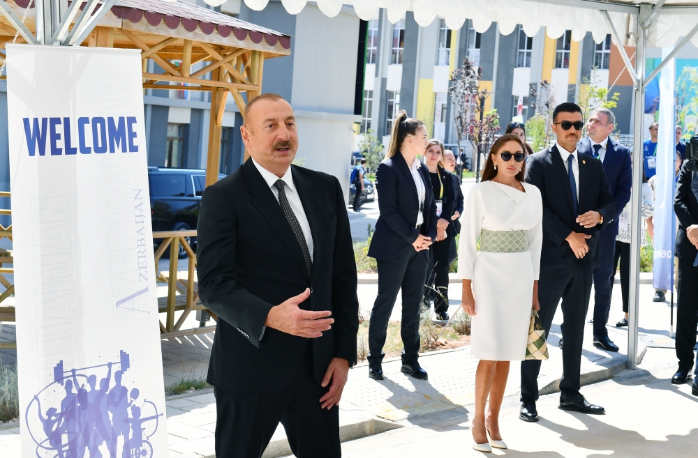 Ильхам Алиев и Мехрибан Алиева встретились со спортсменами Исламиады