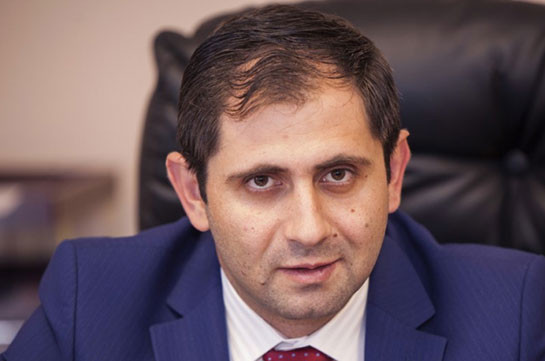 В Армении уволен полковник, чей сын показал министру обороны средний палец