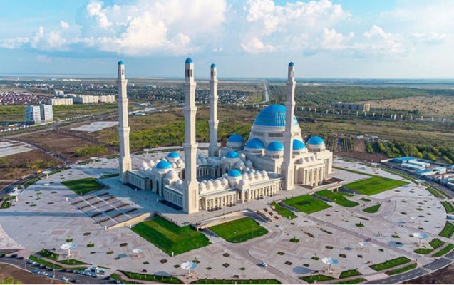 Qazaxıstanda Mərkəzi Asiyanın ən böyük məscidi açıldı - Fotolar