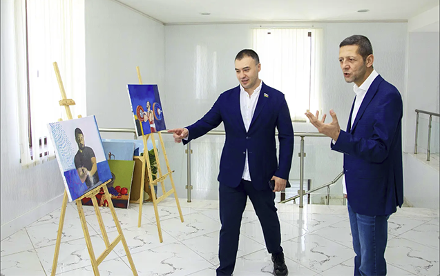 Əməkdar rəssam Rəşad Mehdiyev #SabirArt layihəsinin iştirakçılarına master-klas keçdi — Foto