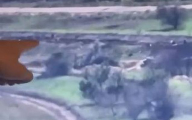 Rusiyalı hərbçilər Xersonda ağ bayraq qaldırdı - Video