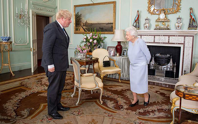 Kraliça Boris Consonun istefasını qəbul etdi