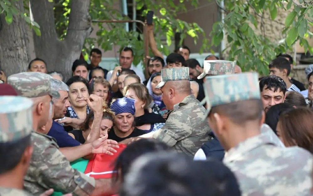 sehid-eli-eliyev-serurda-torpaga-tapsirildi