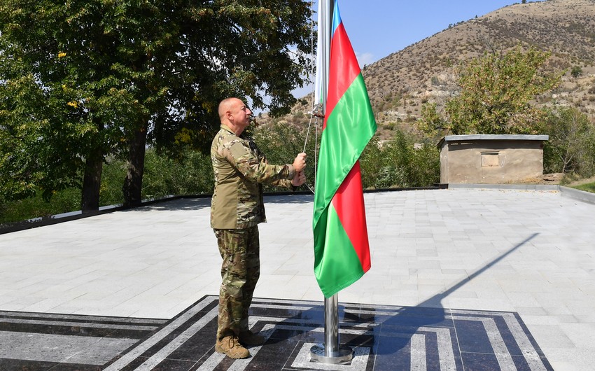 Президент поднял флаг Азербайджана в Лачынe