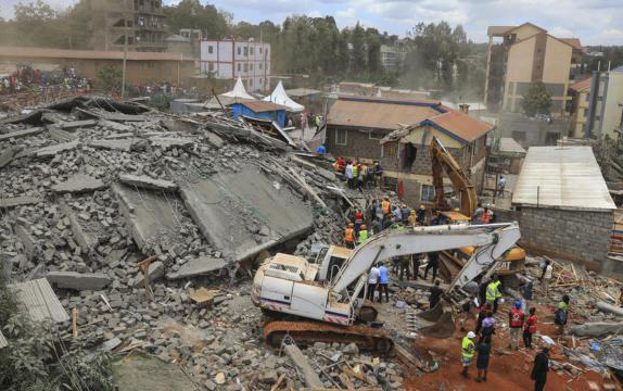 Keniyada 6 mərtəbəli bina uçdu