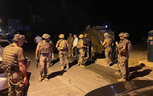 Türkiyədə polis şöbəsinə silahlı basqın, ölən var
