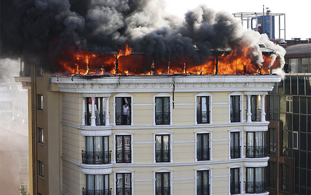 Локализован пожар в отеле Новханы