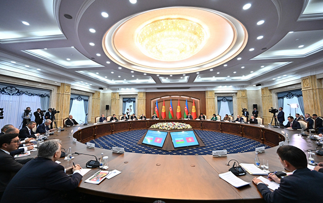 biskekde-mehdud-ve-genis-terkibde-iclaslar-kecirildi