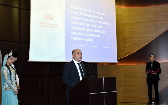 anar-kerimov-bu-mekteb-direktorlarina-gosteris-verdi