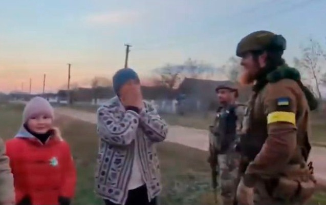 Xerson əhalisi Ukrayna ordusunu sevinclə qarşıladı - Video