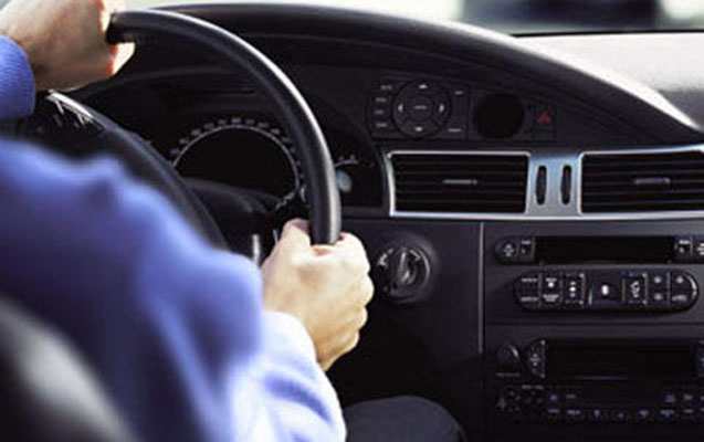 yuksek-sesle-musiqiye-qulaq-asan-suruculer