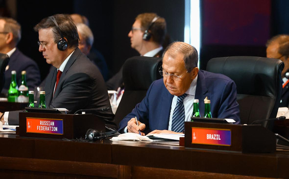 Lavrov G20 sammitini niyə tez tərk etdi?