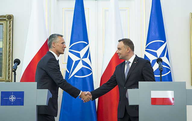 NATO-nun Baş katibi Polşa Prezidenti ilə telefonla danışdı