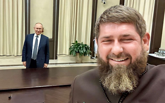 Kadırov Putinlə selfi çəkdirdi