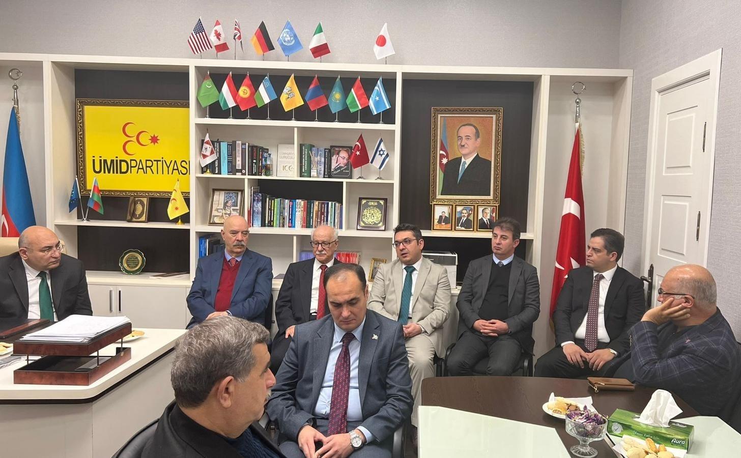 Güney Azərbaycan Keçici Milli Məclisinin üzvləri Bakıda - FOTOLAR