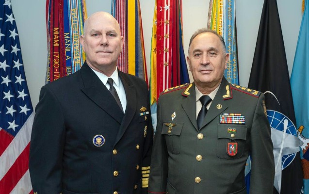 kerim-veliyev-amerikali-admiralla-gorusdu