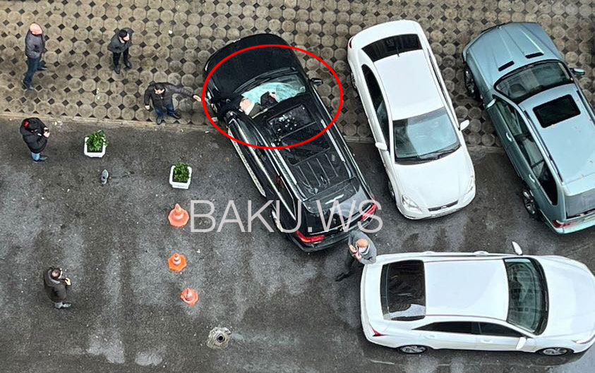 В Баку молодой человек упал с 15 этажа на автомобиль