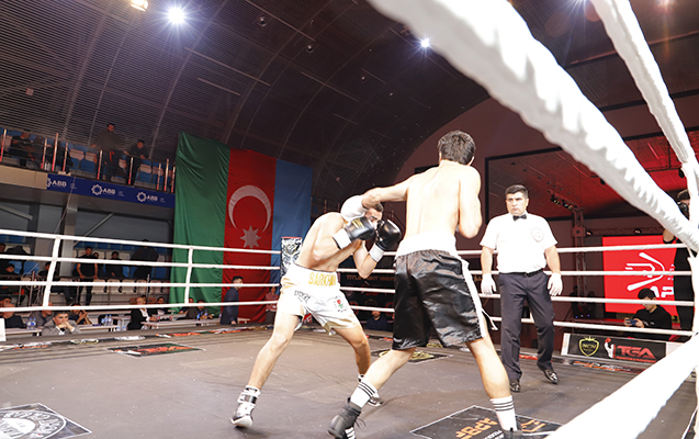 bakida-pesekar-boks-gecesi-kecirildi