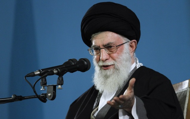 Сестра Хаменеи выступила против него