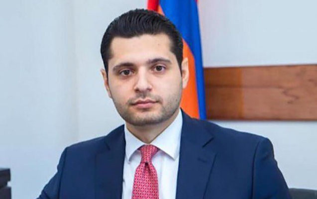 Prezident, iki nazir, 15 deputat... - Ermənistanda istefa dalğası (SİYAHI)