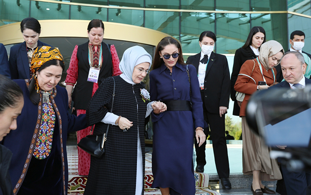 mehriban-eliyeva-birinci-xanimlarla-bir-arada