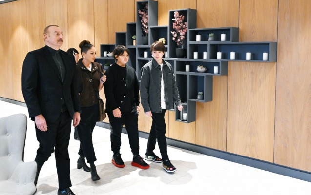 Prezident Şabrana nəvələri ilə gedib