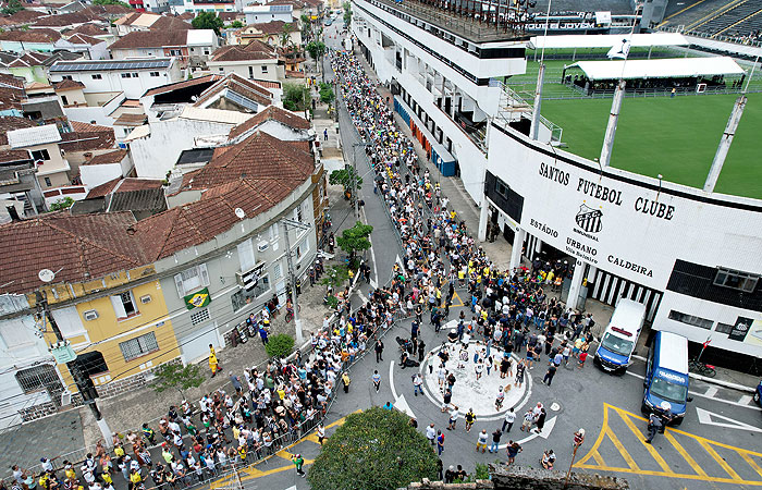 Braziliya Pele ilə belə vidalaşır - Fotolar - YENİLƏNİB 2 Braziliya Pele ilə belə vidalaşır - Fotolar - YENİLƏNİB