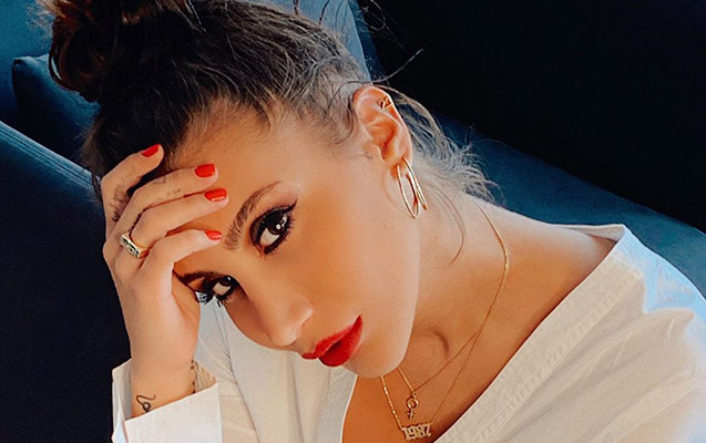 irem-derici-zeherlendi-konserti-texire-salindi