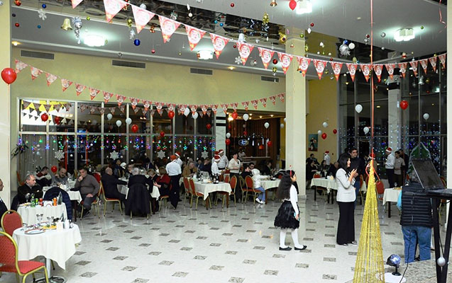 bayram-gunleri-naftalana-gelen-turistlerin-sayi-artib
