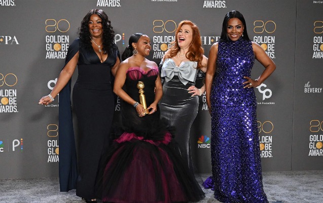 ulduzlarin-qirmizi-xali-kecidi