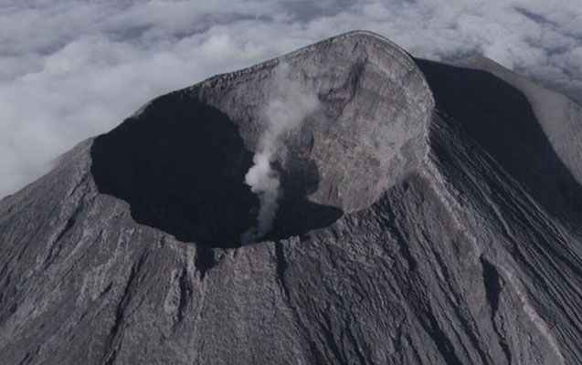 İndoneziyanın ən hündür vulkanı püskürdü
