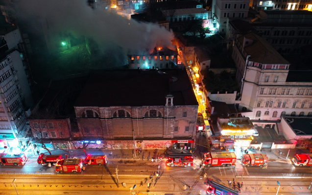 В Стамбуле в армянской церкви произошел пожар