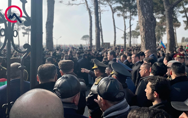 Скопление народа на похоронах Орхана Аскерова - Фото+Видео